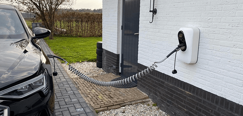 Laadpaal-laten-plaatsen-elektricien-rotterdam